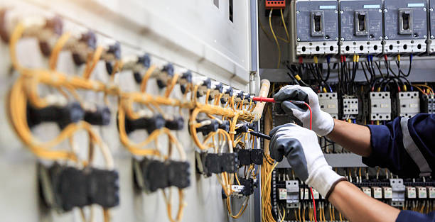 Professional Electrician technician working in Kingstowne, VA